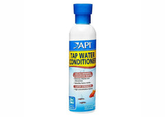 API Tap Water Conditioner dechlorinates aquarium water, super stength